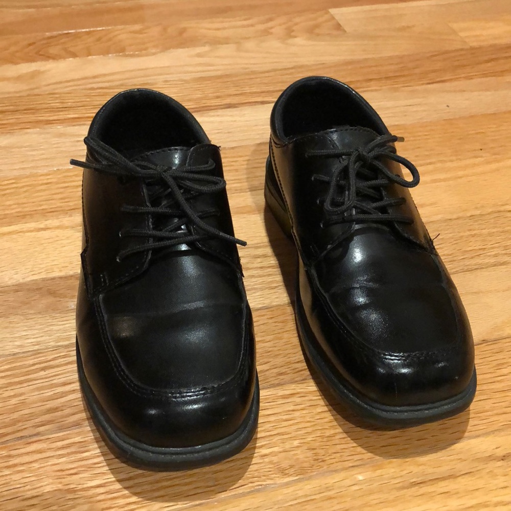 Boys sz 4 youth dress shoes